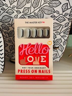 Hello Love The Master Key Press On Nails